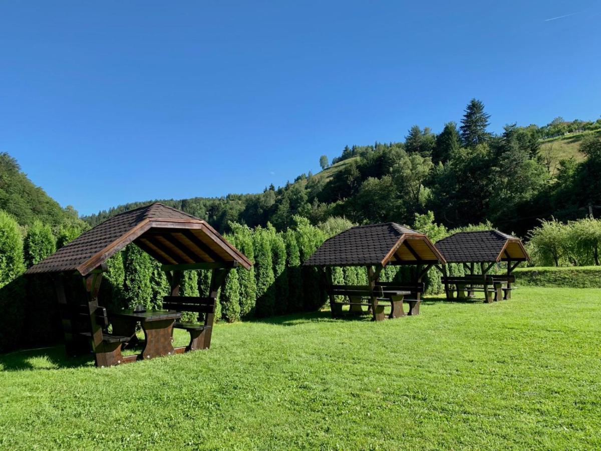 Hotel Flori De Mar Poiana Mărului Exterior foto